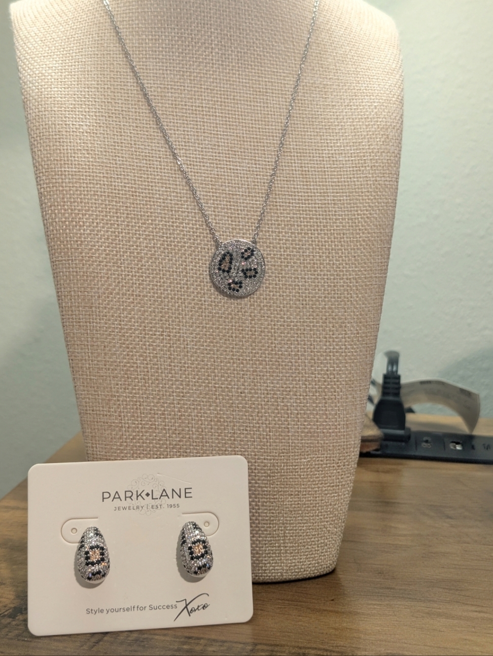 Park Lane Leo Sparkle Box Set